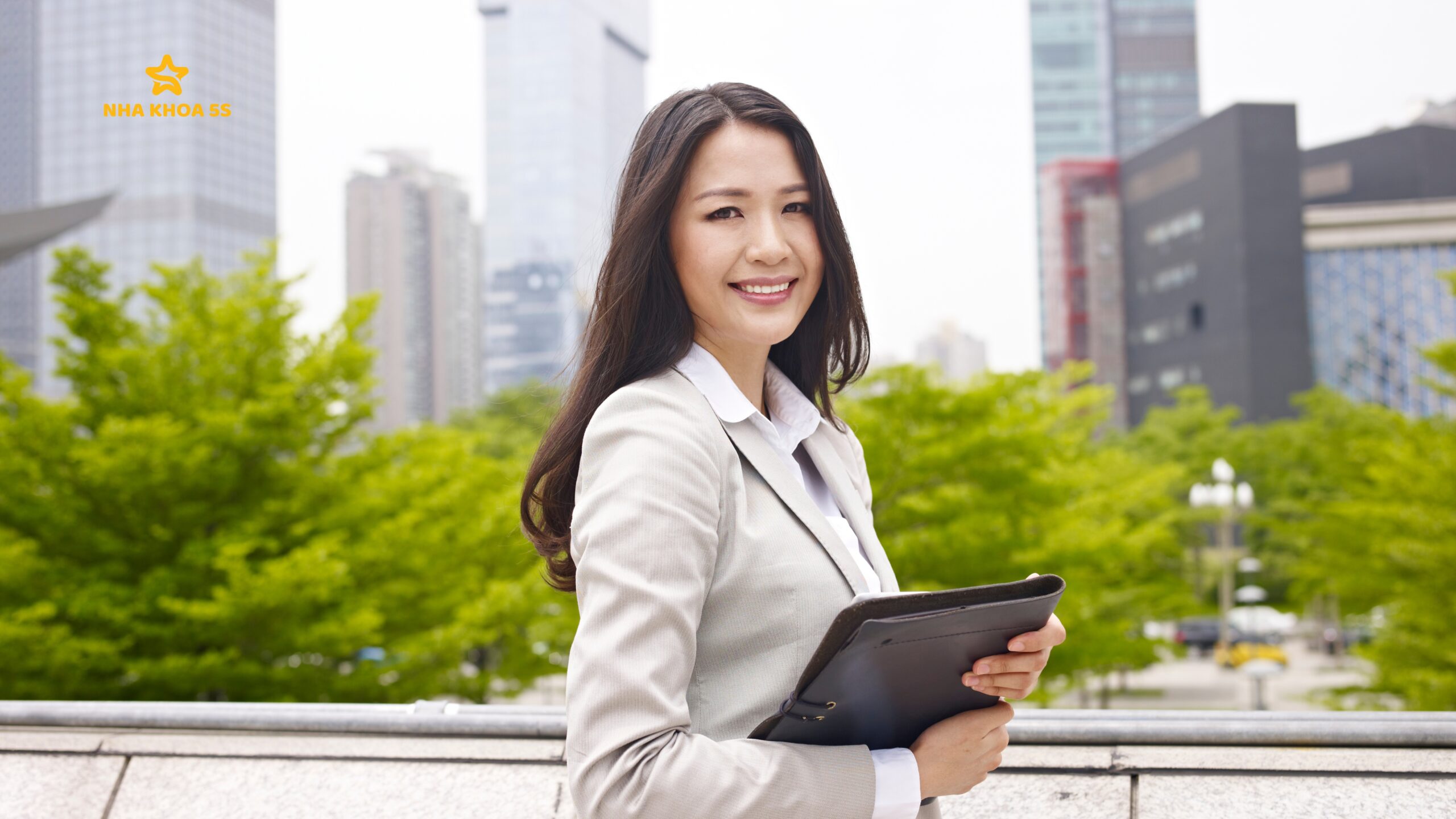 TẤT TẦN TẬT VỀ BỌC RĂNG SỨ MỸ THO: CHI PHÍ, ĐỘ BỀN, ƯU NHƯỢC ĐIỂM