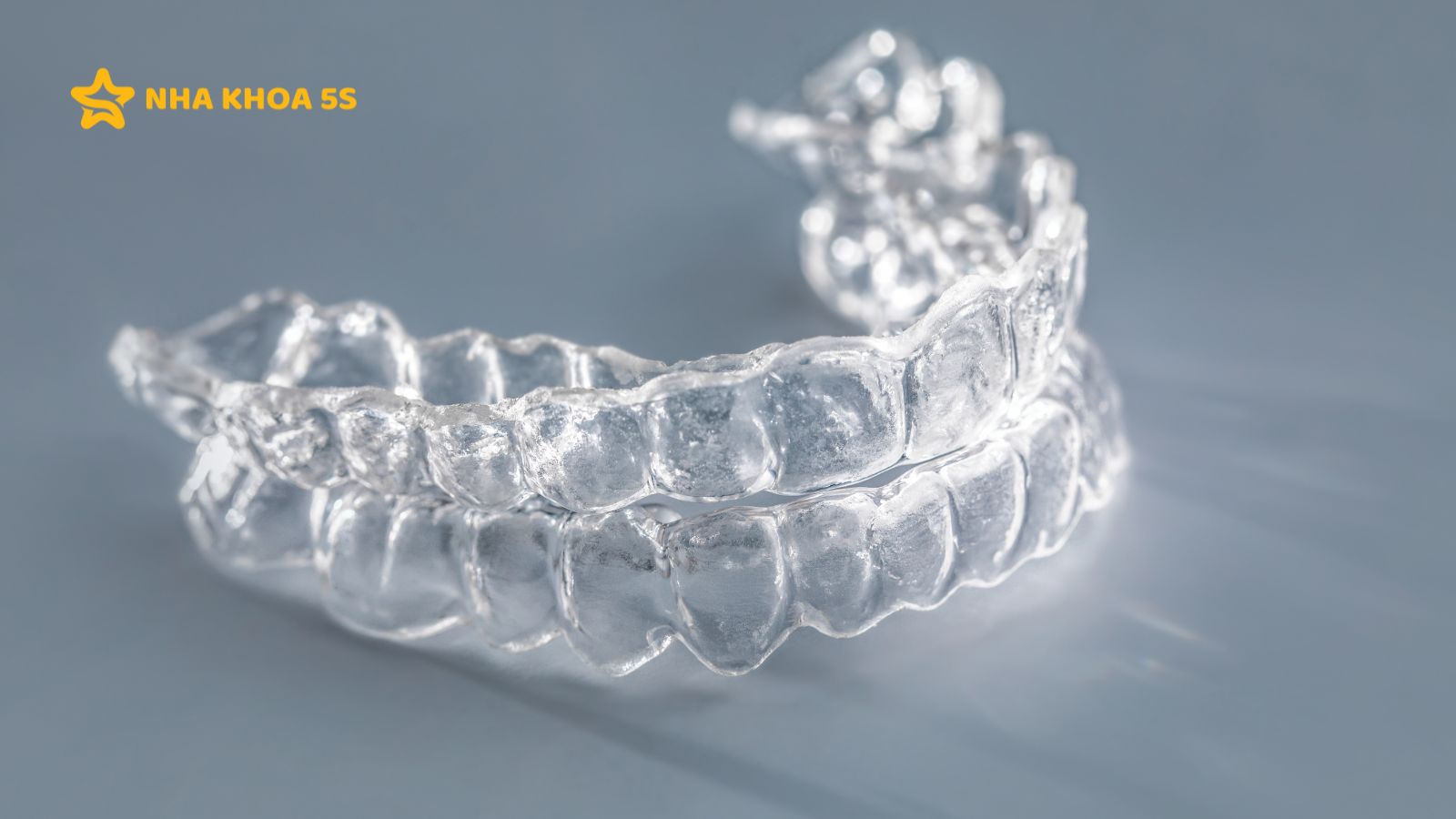 NIỀNG RĂNG INVISALIGN LÀ GÌ? CẨM NANG CHỈNH NHA VÔ HÌNH TẠI 5S