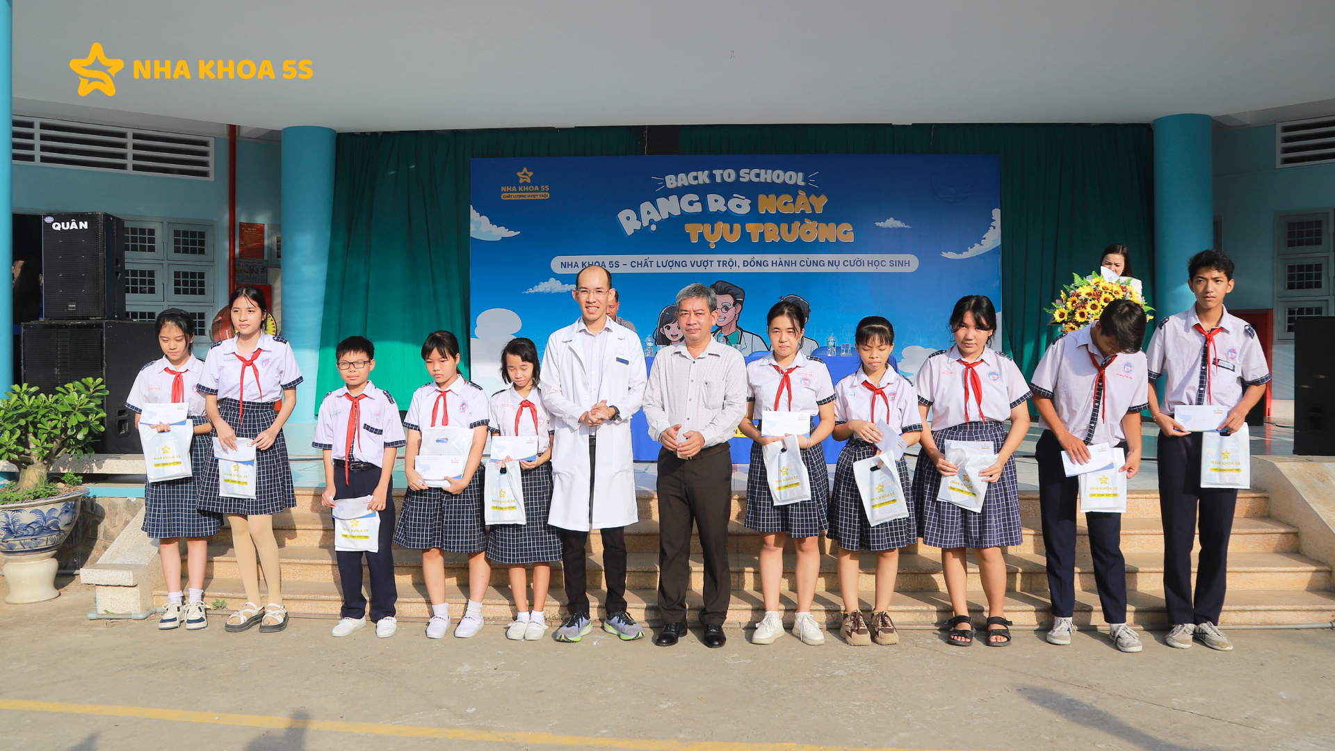 NHỮNG GIÂY PHÚT ĐÁNG NHỚ TẠI NHA KHOA HỌC ĐƯỜNG THCS NAM ĐỊNH NHỮNG GIÂY PHÚT ĐÁNG NHỚ TẠI NHA KHOA HỌC ĐƯỜNG THCS NAM ĐỊNH