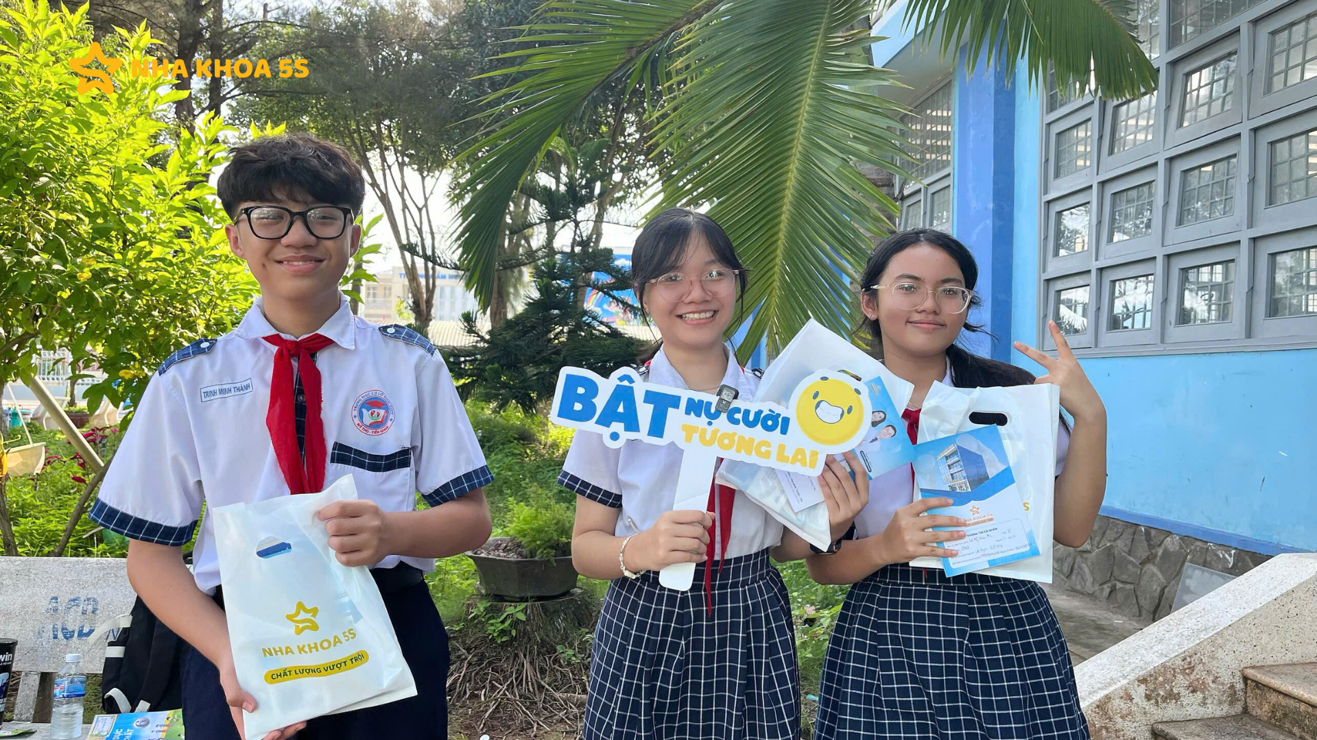 NHỮNG GIÂY PHÚT ĐÁNG NHỚ TẠI NHA KHOA HỌC ĐƯỜNG THCS NAM ĐỊNH NHỮNG GIÂY PHÚT ĐÁNG NHỚ TẠI NHA KHOA HỌC ĐƯỜNG THCS NAM ĐỊNH