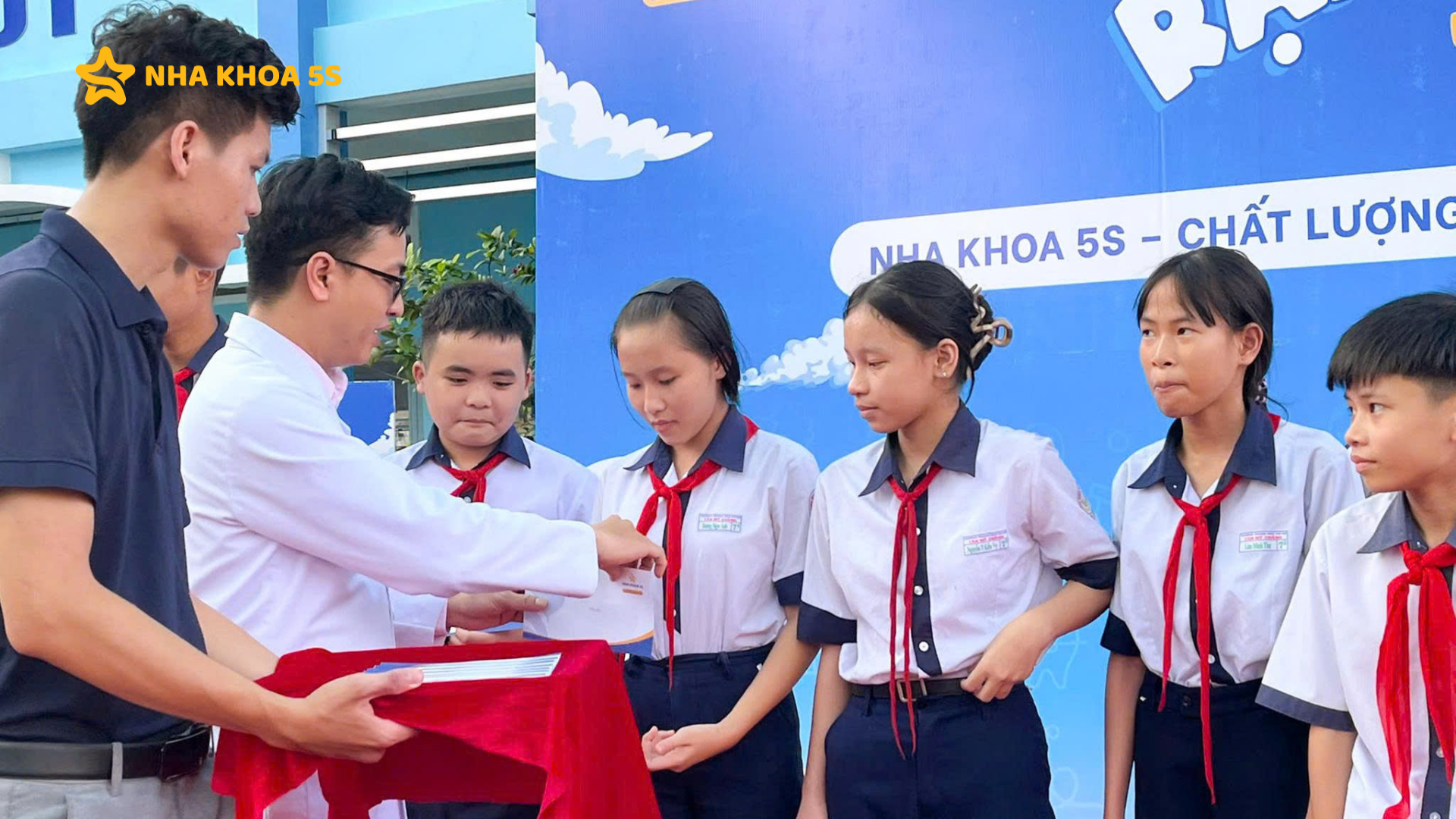 MỘT NÀY "CƯỜI THẢ GA" TẠI THCS TÂN MỸ CHÁNH CÙNG NHA KHOA 5S MỘT NÀY “CƯỜI THẢ GA” TẠI THCS TÂN MỸ CHÁNH CÙNG NHA KHOA 5S