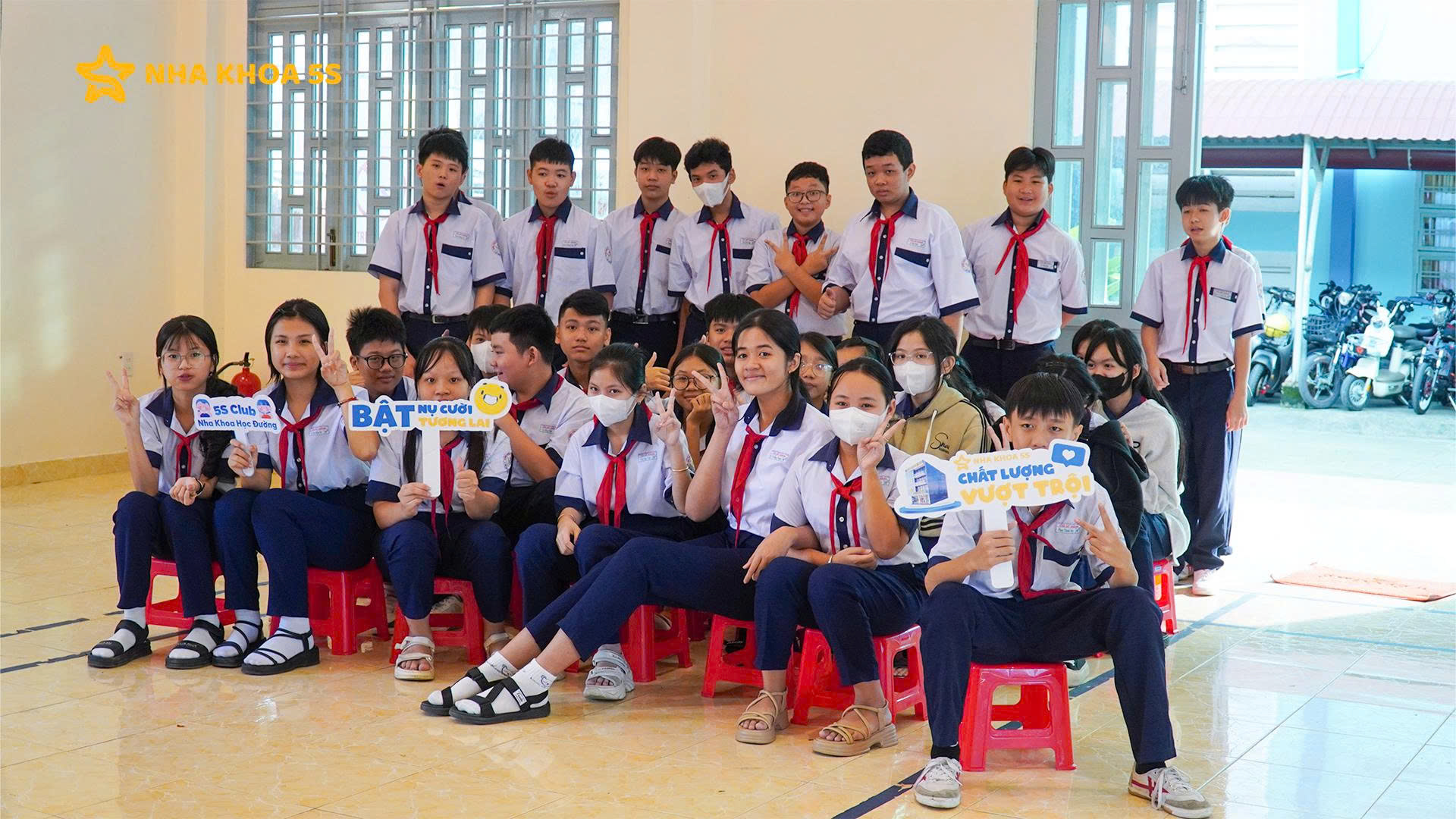 MỘT NÀY "CƯỜI THẢ GA" TẠI THCS TÂN MỸ CHÁNH CÙNG NHA KHOA 5S MỘT NÀY “CƯỜI THẢ GA” TẠI THCS TÂN MỸ CHÁNH CÙNG NHA KHOA 5S