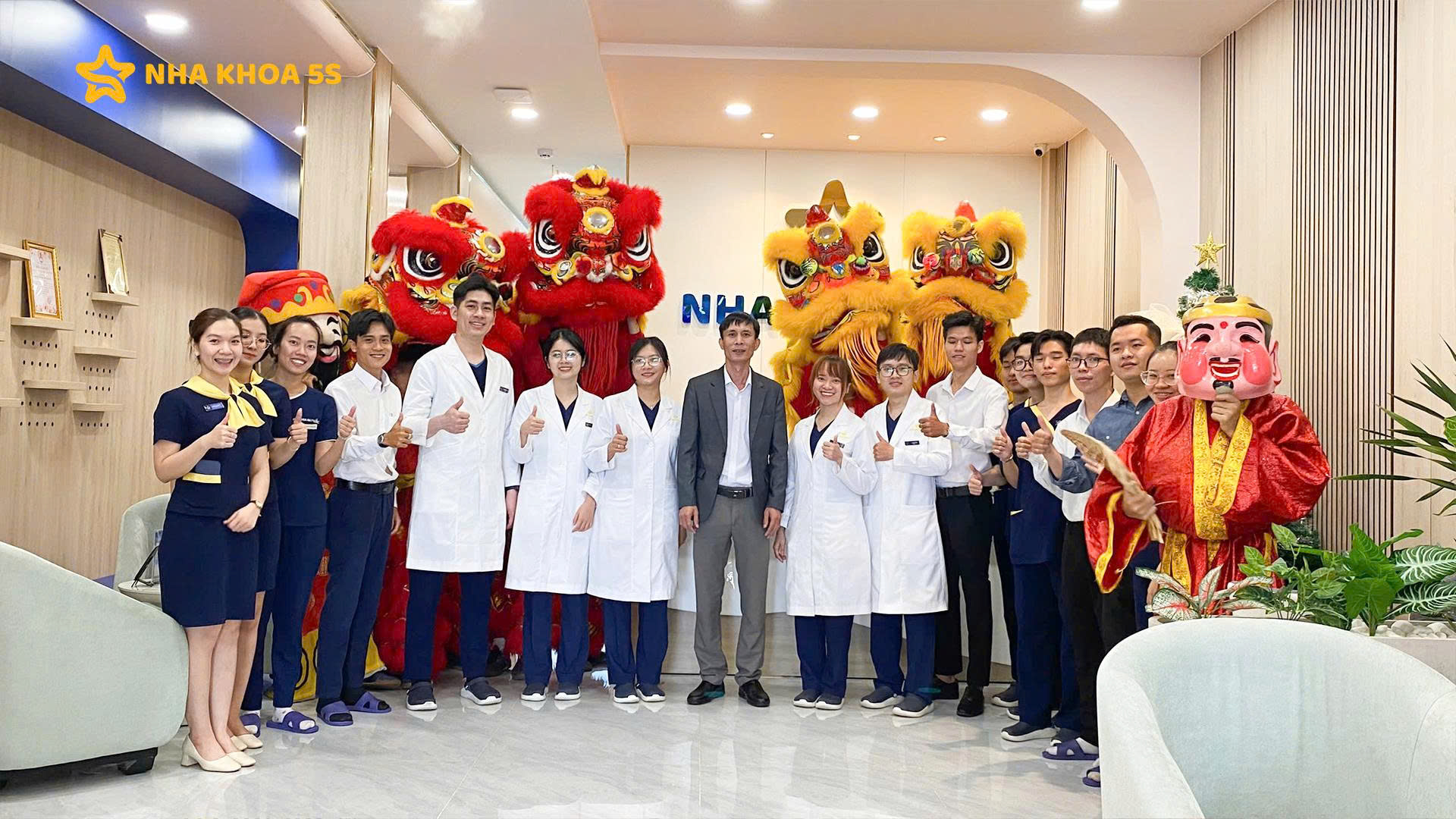 LỄ KHAI TRƯƠNG NHA KHOA 5S GÒ VẤP – SỰ KIỆN BÙNG NỔ ĐÁNH DẤU HÀNH TRÌNH MỚI LỄ KHAI TRƯƠNG NHA KHOA 5S GÒ VẤP – SỰ KIỆN BÙNG NỔ ĐÁNH DẤU HÀNH TRÌNH MỚI