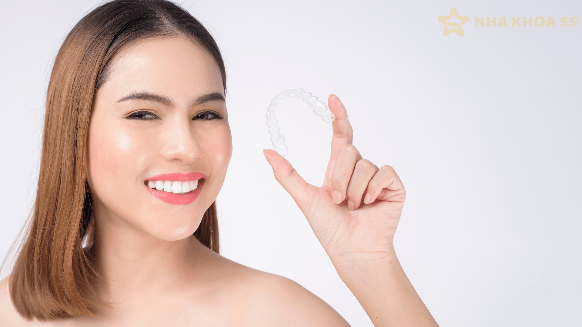 Nhược Điểm Niềng Invisalign: Sự Thật Cần Biết Trước Khi Lựa Chọn Năm 2026